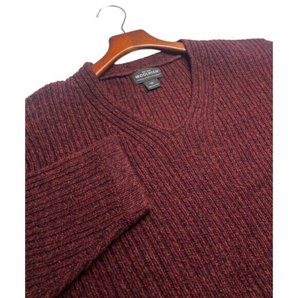 Woolrich Men's Sz‎ M  V-Neck Heavy Knit Cotton Wool Blend Maroon Sweater